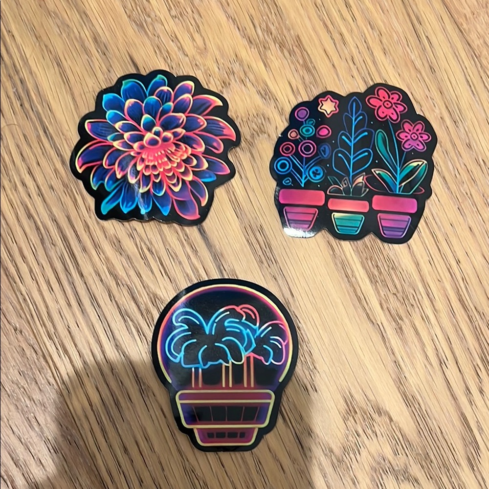 Plant lovers bundle with monstera earrings, magnets, pens, stickers & free gift - Picture 6 of 6